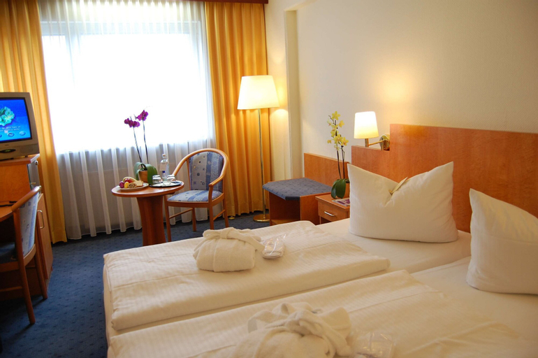 Bedroom 4, Savoy Hotel Frankfurt, Frankfurt am Main