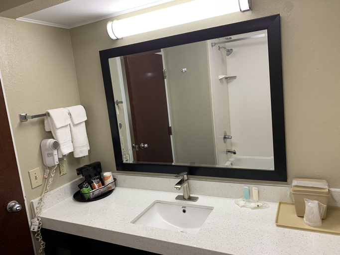 Bathroom 4, Quality Inn & Suites Canton, GA, Cherokee