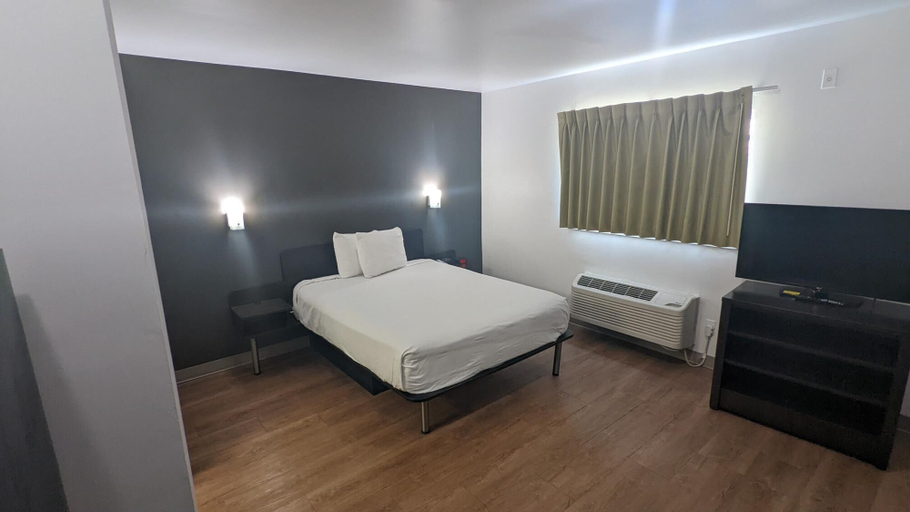 Bedroom 2, Studio 6 Extended Stay - Hampton, VA - Langley AFB Area, Hampton