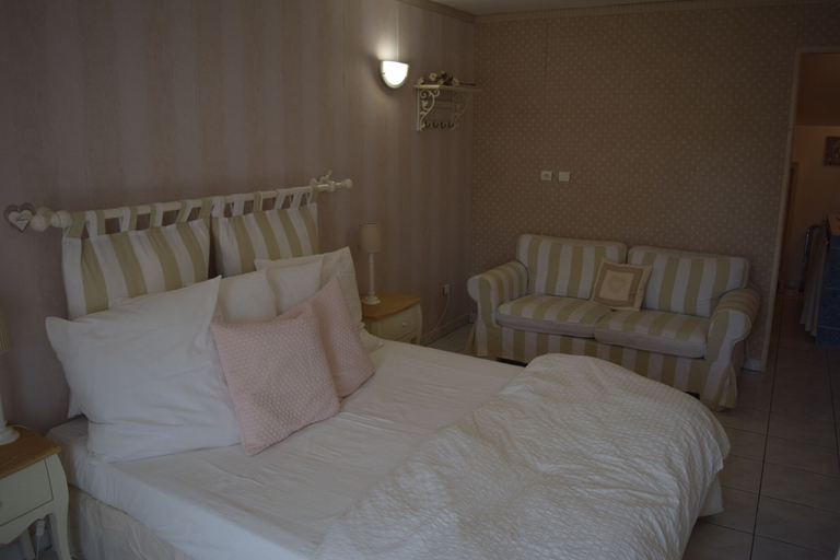 Bedroom 3, Domaine Lacoste, Dordogne