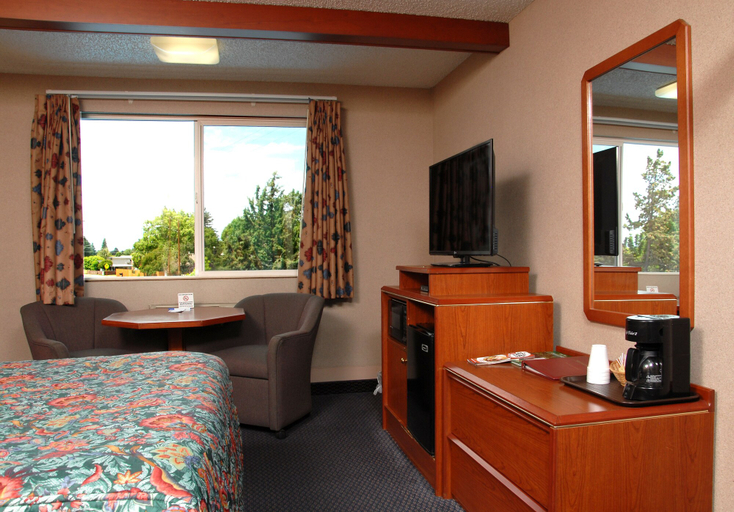 Others 5, Redmond Inn, Deschutes
