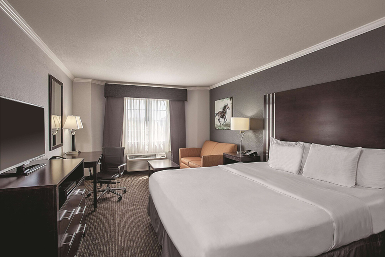Bedroom 3, La Quinta Inn & Suites by Wyndham Davis, Yolo
