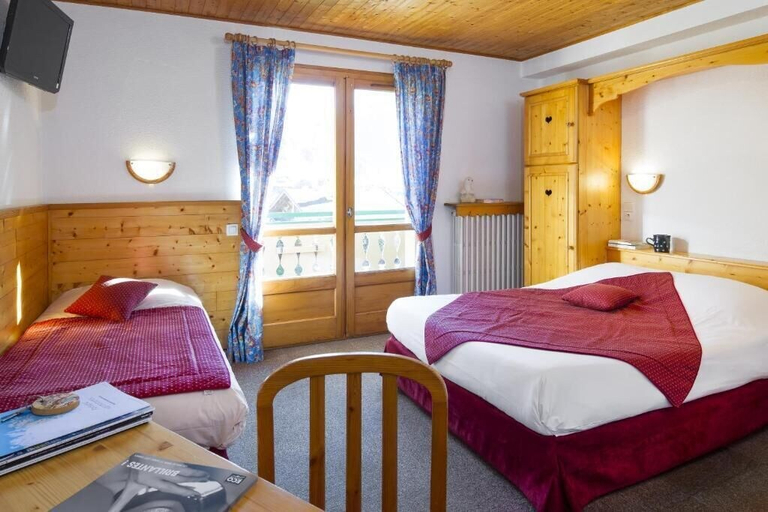 Bedroom 3, Hotel l'Hermine Blanche, Haute-Savoie