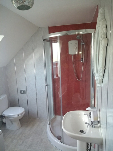 Bathroom 5, Gleninver Guest House, Highland