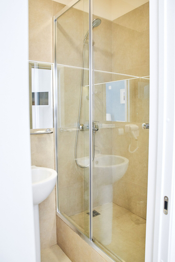 Bathroom 3, Hotel Plutus, Sochi gorsovet
