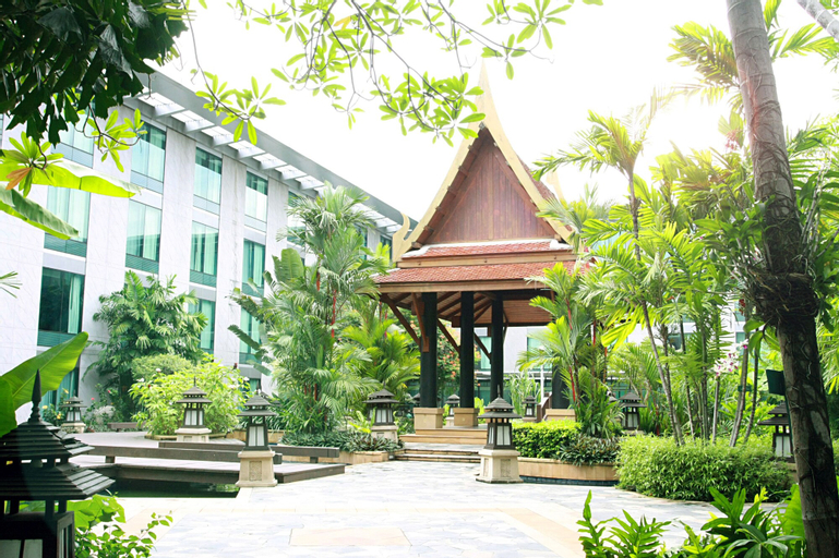 Exterior & Views 19