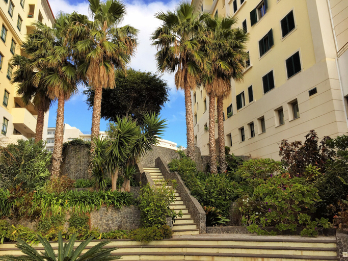 Exterior & Views 2, Superior Rentals in Madeira - Lido, Funchal