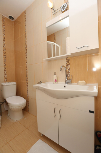 Bathroom 5, Guven Suite House, Merkez