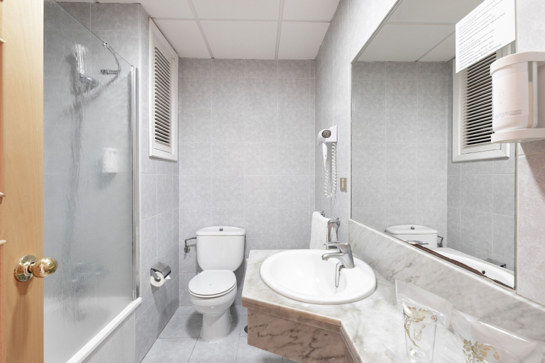 Bathroom 5, HC Hotel Magec, Santa Cruz de Tenerife