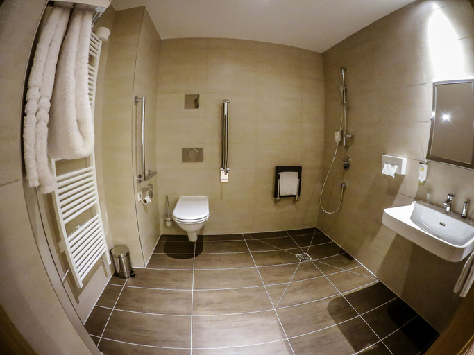 Bathroom 5, Hotel Drei Raben, Graz