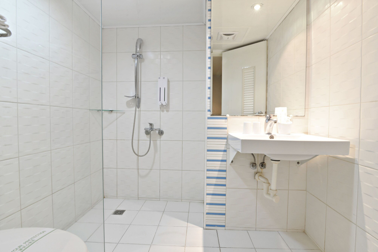 Bathroom 5, Palmer Hotel, Taichung