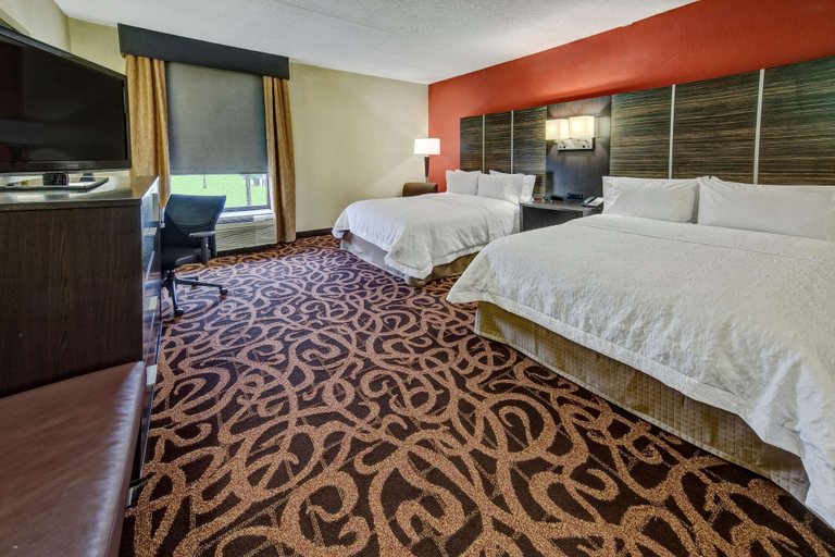 Bedroom 3, Hampton Inn Houston Baytown, Houston