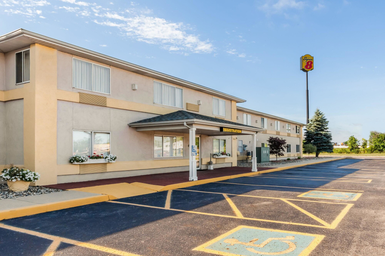 Exterior & Views 2, Super 8 by Wyndham Ionia MI, Ionia