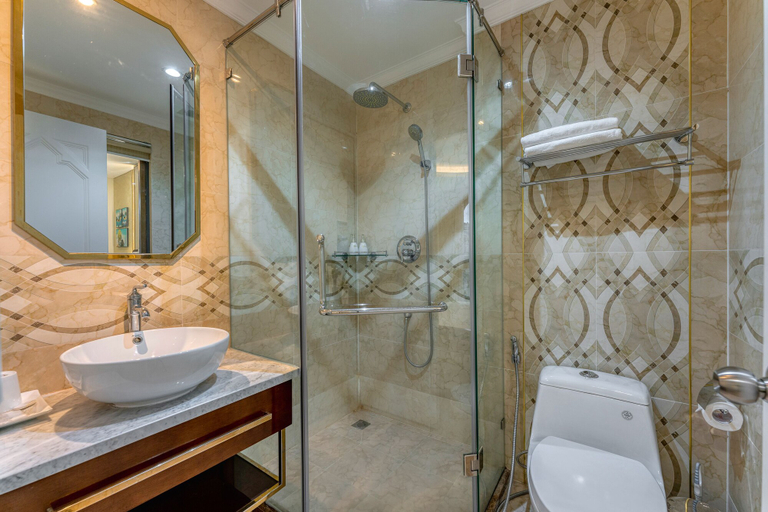 Bathroom 5, Golden Tree Hotel & Apartment, District 7