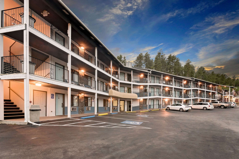 Super 8 by Wyndham Keystone/Mt. Rushmore, Pennington