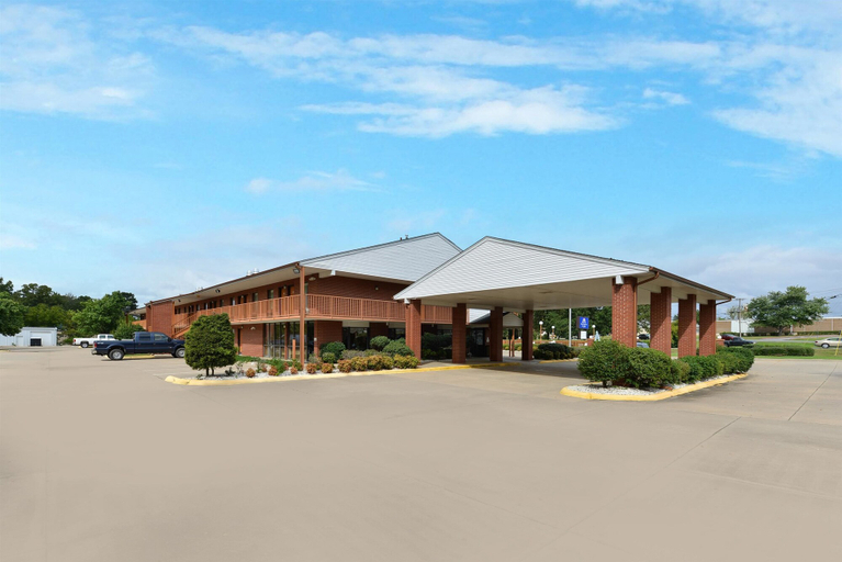 Exterior & Views 2, Americas Best Value Inn & Suites Sheridan, Grant