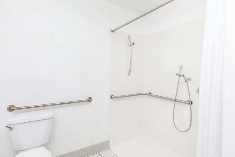 Bathroom 4, Days Inn & Suites by Wyndham Sunnyvale, Santa Clara