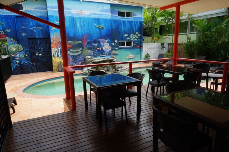 Food & Drinks 5, Port Douglas Motel, Douglas