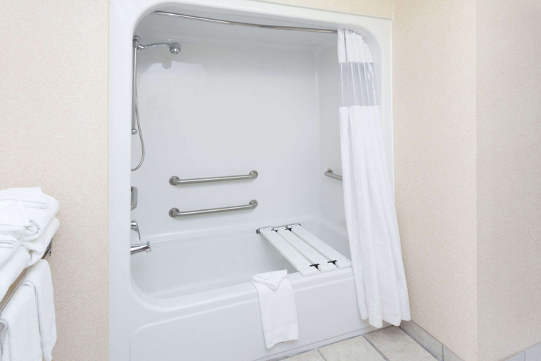 Bathroom 4, Baymont by Wyndham New Buffalo, Berrien