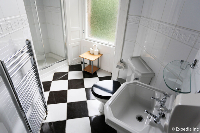 Bathroom 3, Regent House Hotel, Edinburgh