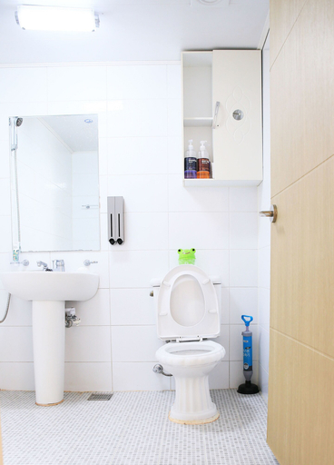 Bathroom, Busan Haeundae Travel Pension, Haeundae