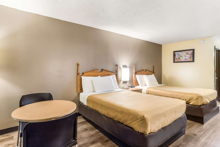 Bedroom 4, Econo Lodge Clinton - Jackson West, Hinds