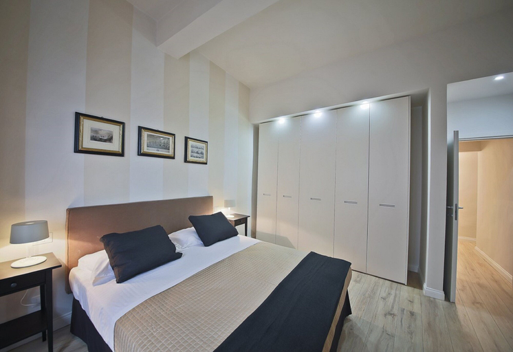 Others 3, Borgo dei Greci, Florence
