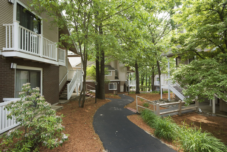 Exterior & Views 2, Residences at Daniel Webster, Hillsborough