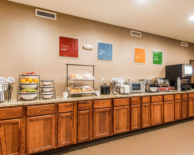 Food & Drinks 4, Quality Inn Cameron, De Kalb