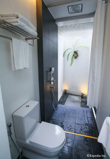 Bedroom 5, Lloyd's Inn, Singapore