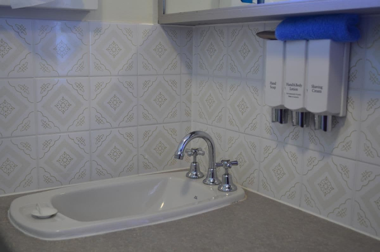 Bathroom 4, Port O'call Motel, Port Macquarie-Hastings - Pt A