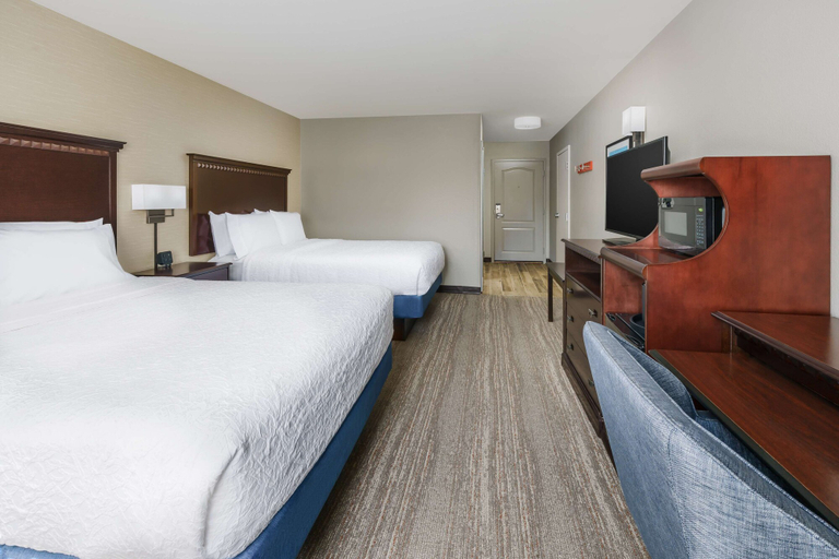 Bedroom 3, Hampton Inn & Suites West Sacramento, Yolo
