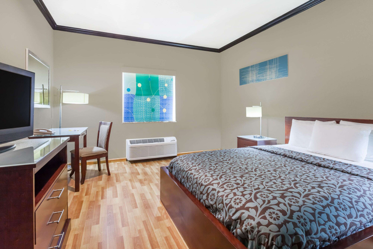 Bedroom 3, Days Inn & Suites by Wyndham Marquez, Leon
