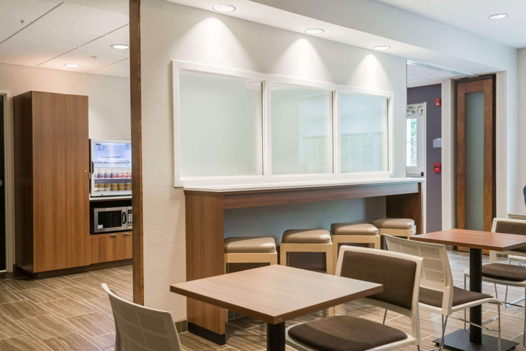 Food & Drinks 5, Microtel Inn & Suites By Wyndham Altoona, Blair