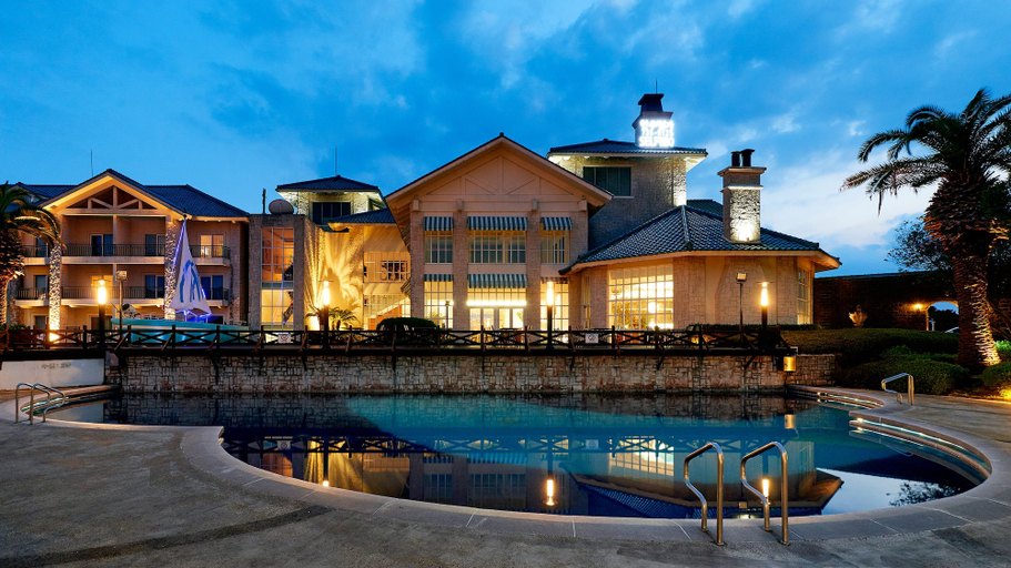 Exterior & Views 2, The Suites Hotel Jeju, Seogwipo