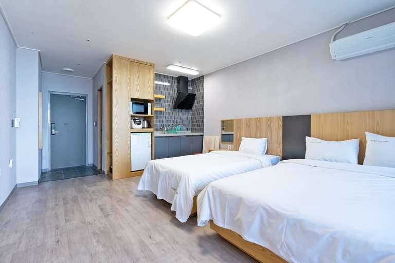 Bedroom 3, Gold Beach Resort, Yeosu