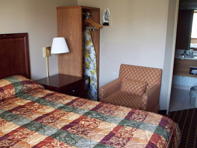 Bedroom 3, Country Inn Deerwood, Crow Wing