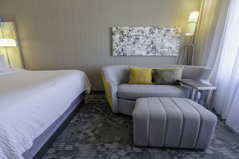 Bedroom 3, Courtyard by Marriott Cleveland Willoughby, Lake