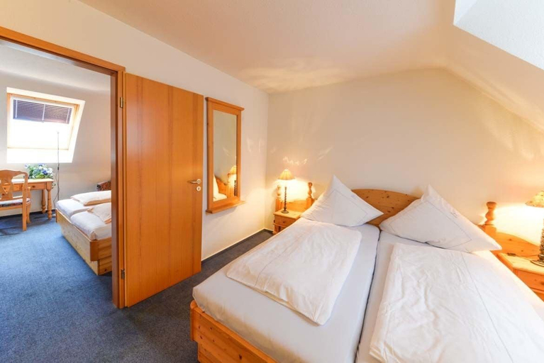 Bedroom 4, Hotel Weinheber Hornung, Bad Dürkheim