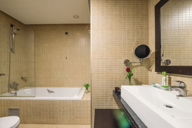 Bathroom 4, Hotel Lisboa, Lisbon