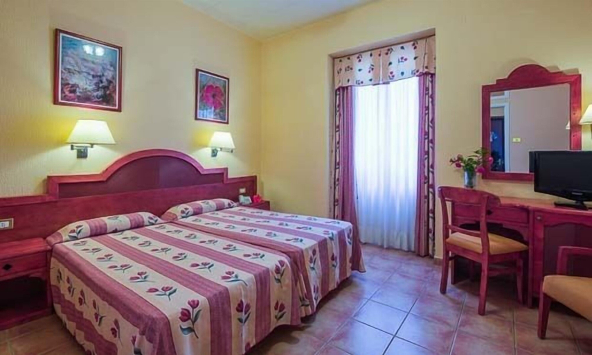 Bedroom 4, Hotel Monopol, Santa Cruz de Tenerife