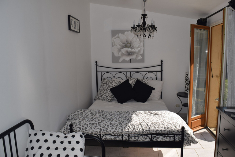 Bedroom 4, Domaine Lacoste, Dordogne