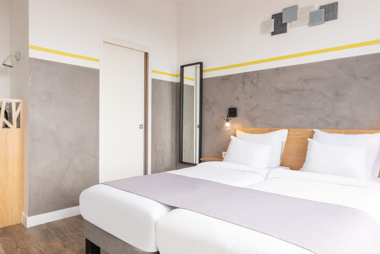 Bedroom 3, Hotel Terre Neuve, Paris