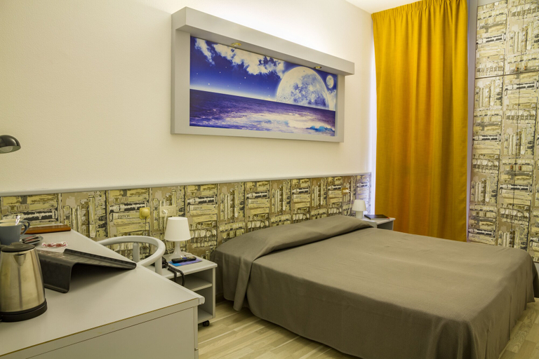 Bedroom 2, Hotel Italia, Pavia