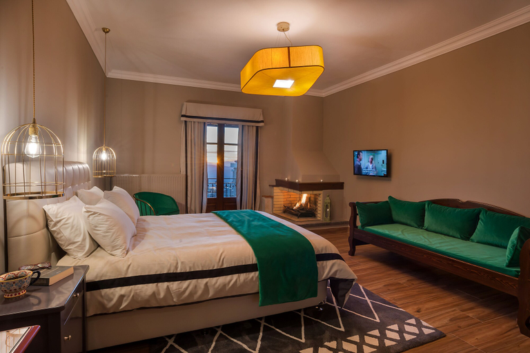 Bedroom 4, Ef Zin Studios & Suites, Central Greece