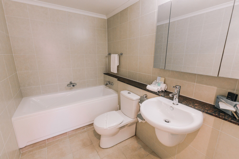 Bedroom 5, Newcastle Central Plaza, Newcastle - Inner City