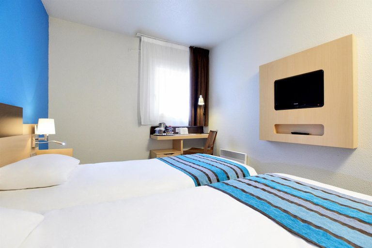 Bedroom 4, Kyriad Viry Chatillon, Essonne