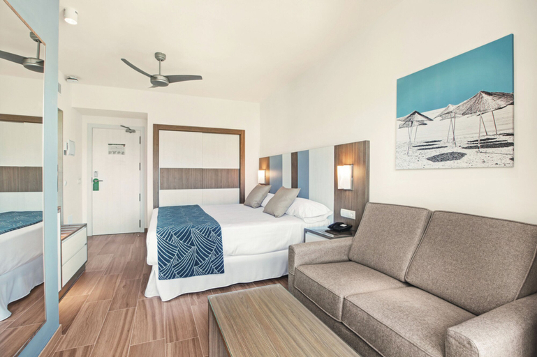 Bedroom 4, Hotel Riu Festival, Baleares