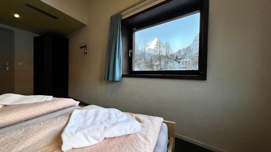 Bedroom 4, Youth Hostel Zermatt, Visp