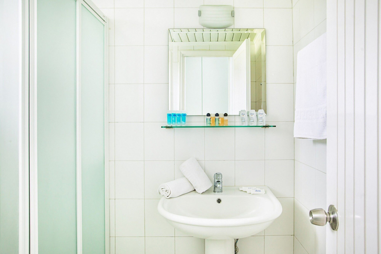 Bathroom 4, Xenios Port Marina Hotel, Central Macedonia